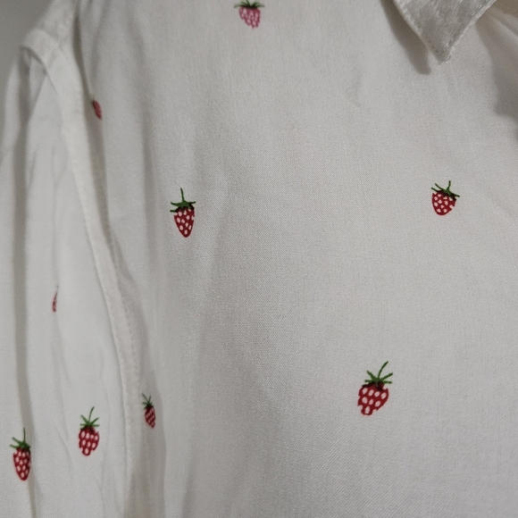 BEACH LUNCH LOUNGE Long Sleeve Button Down White Shirt Strawberry Print, M NWT - Picture 13 of 16